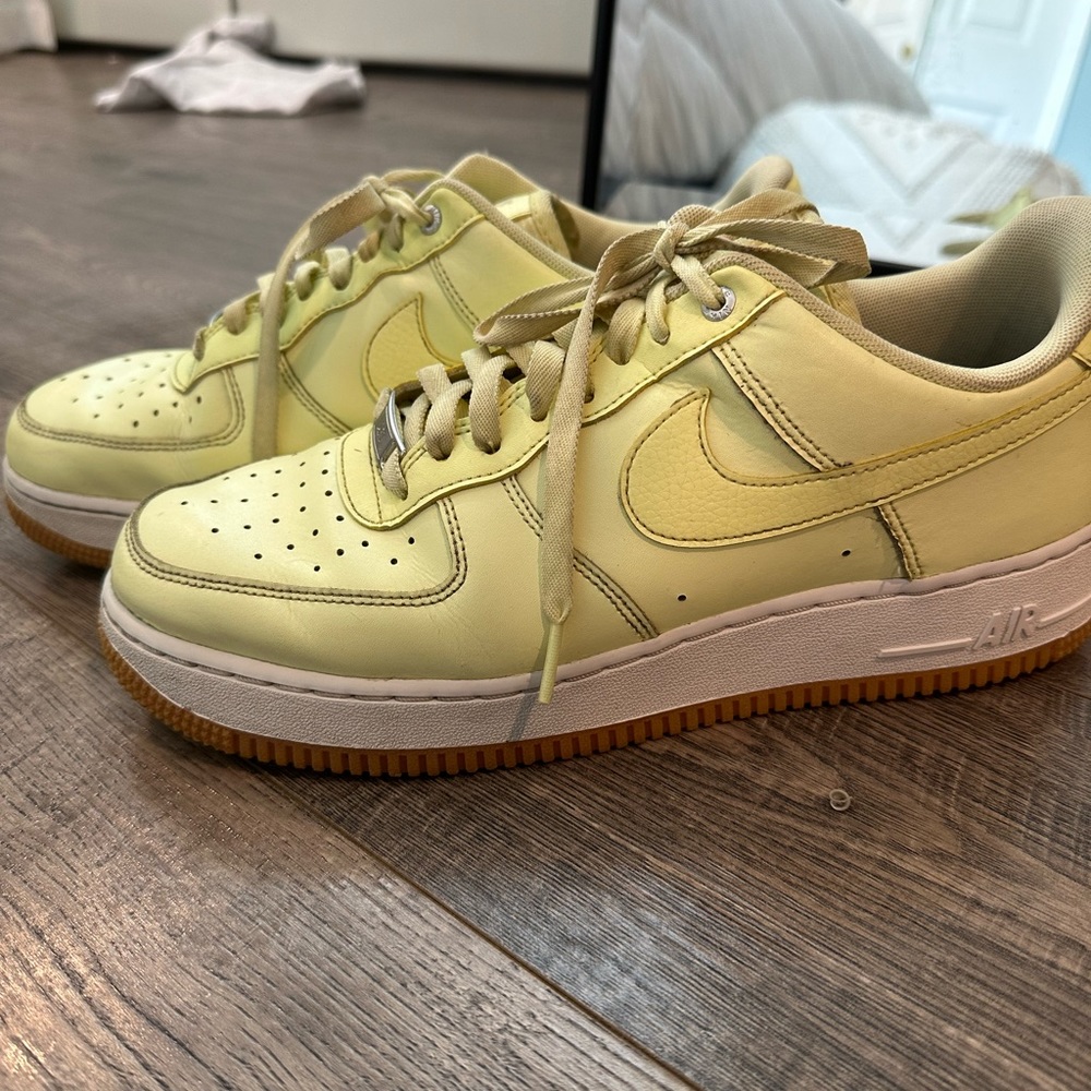 Nike Air Force 1 Low Retro Pale Yellow